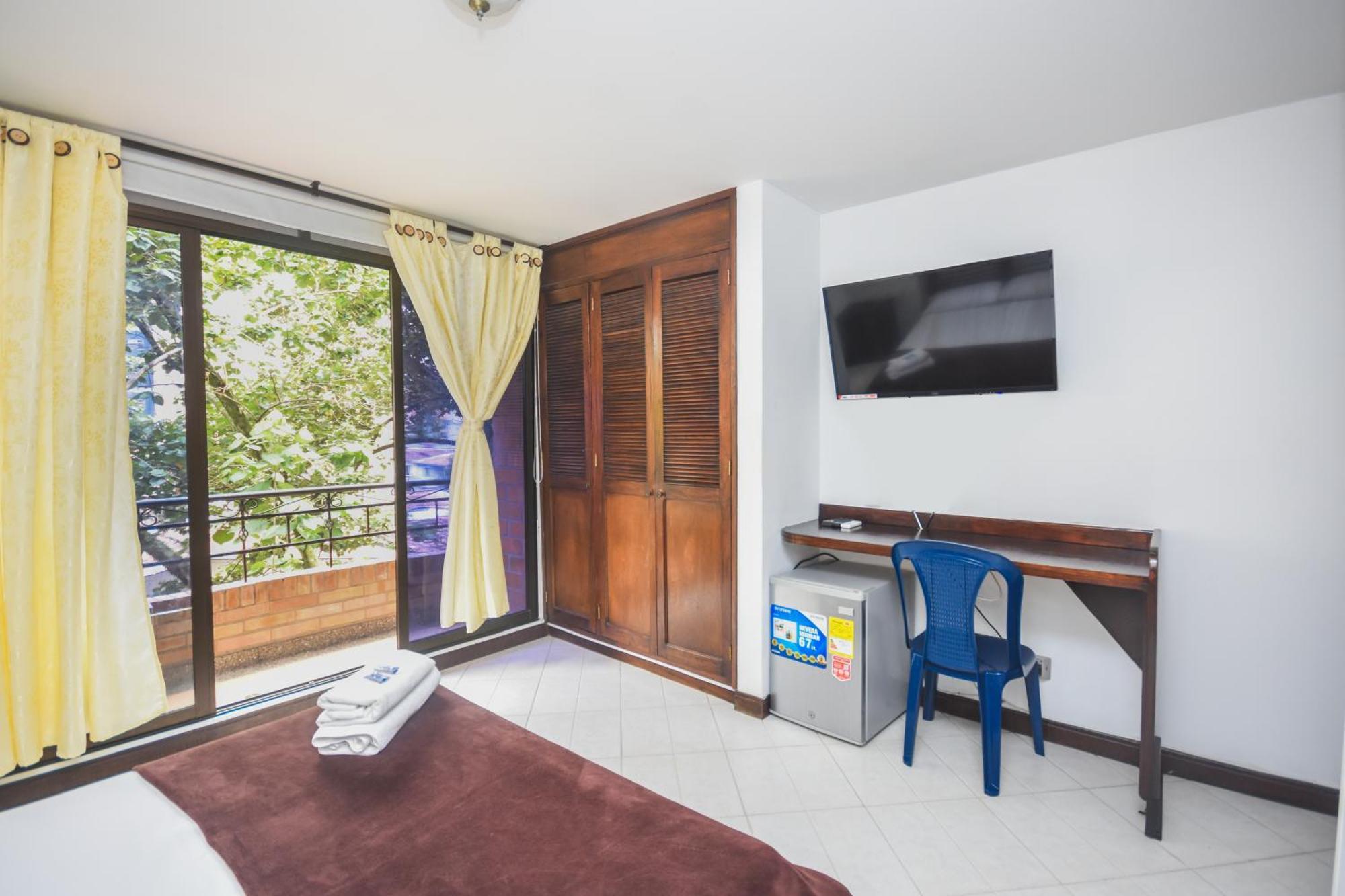 Hotel Estadio Real Μεντεγίν Εξωτερικό φωτογραφία