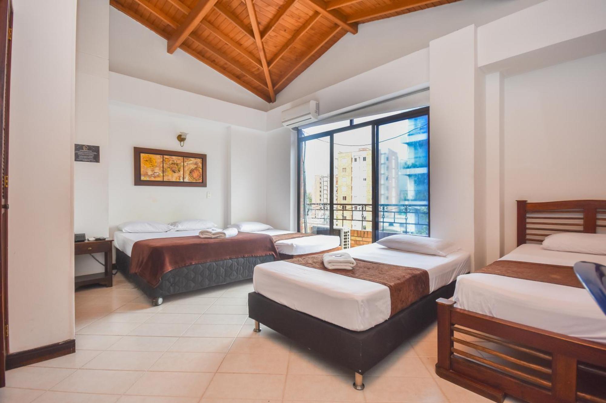 Hotel Estadio Real Μεντεγίν Εξωτερικό φωτογραφία