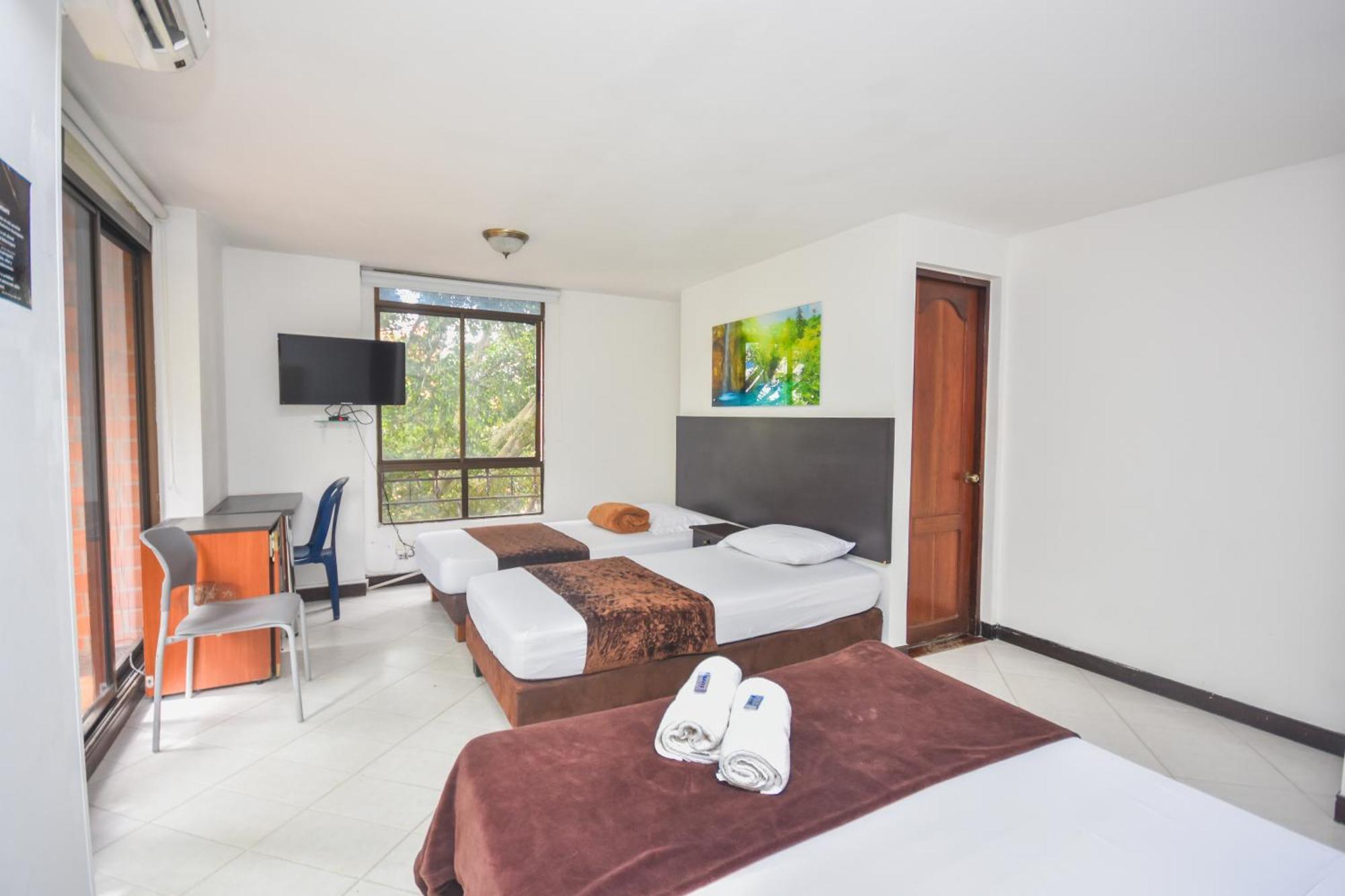 Hotel Estadio Real Μεντεγίν Εξωτερικό φωτογραφία