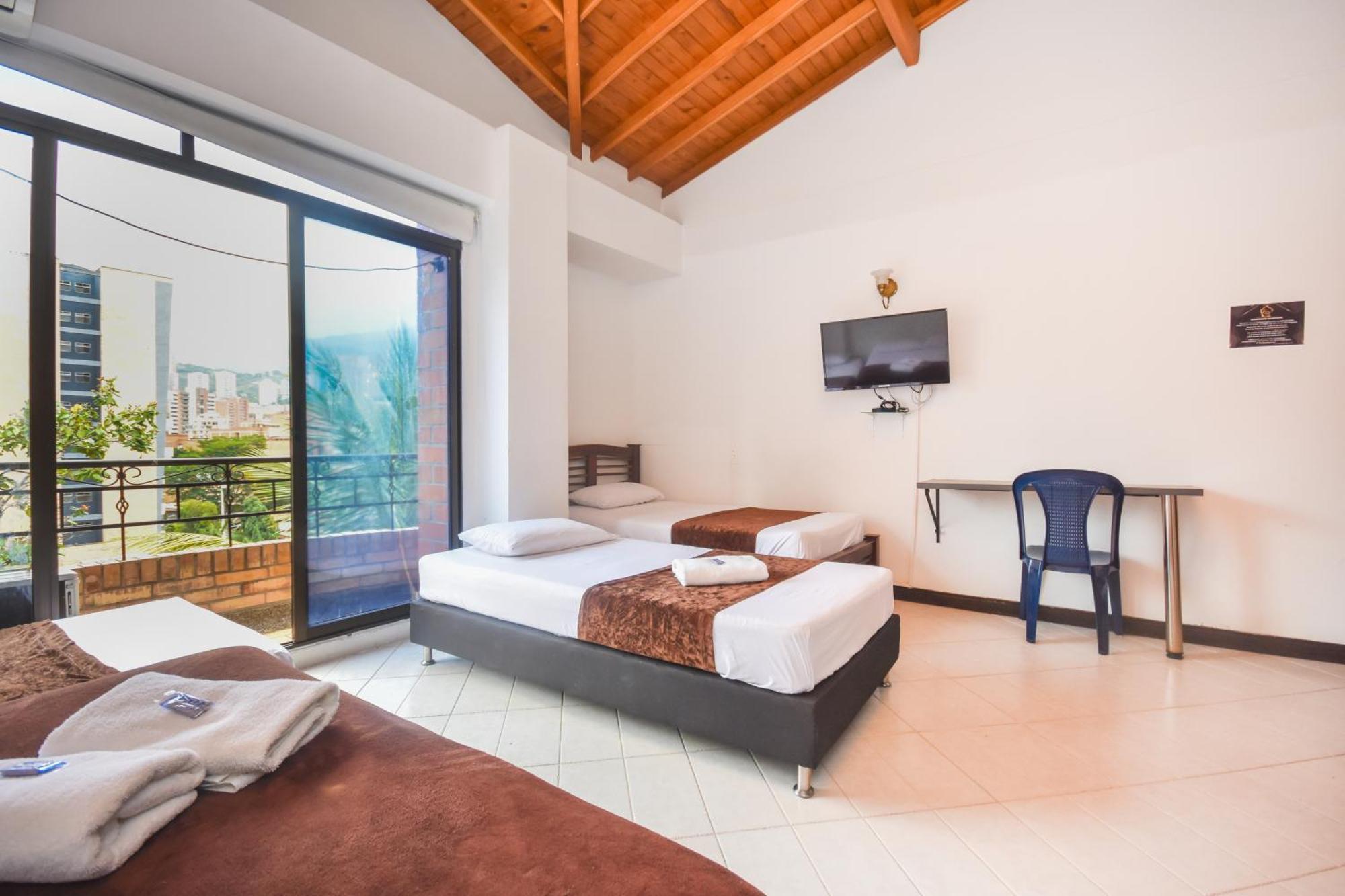 Hotel Estadio Real Μεντεγίν Εξωτερικό φωτογραφία