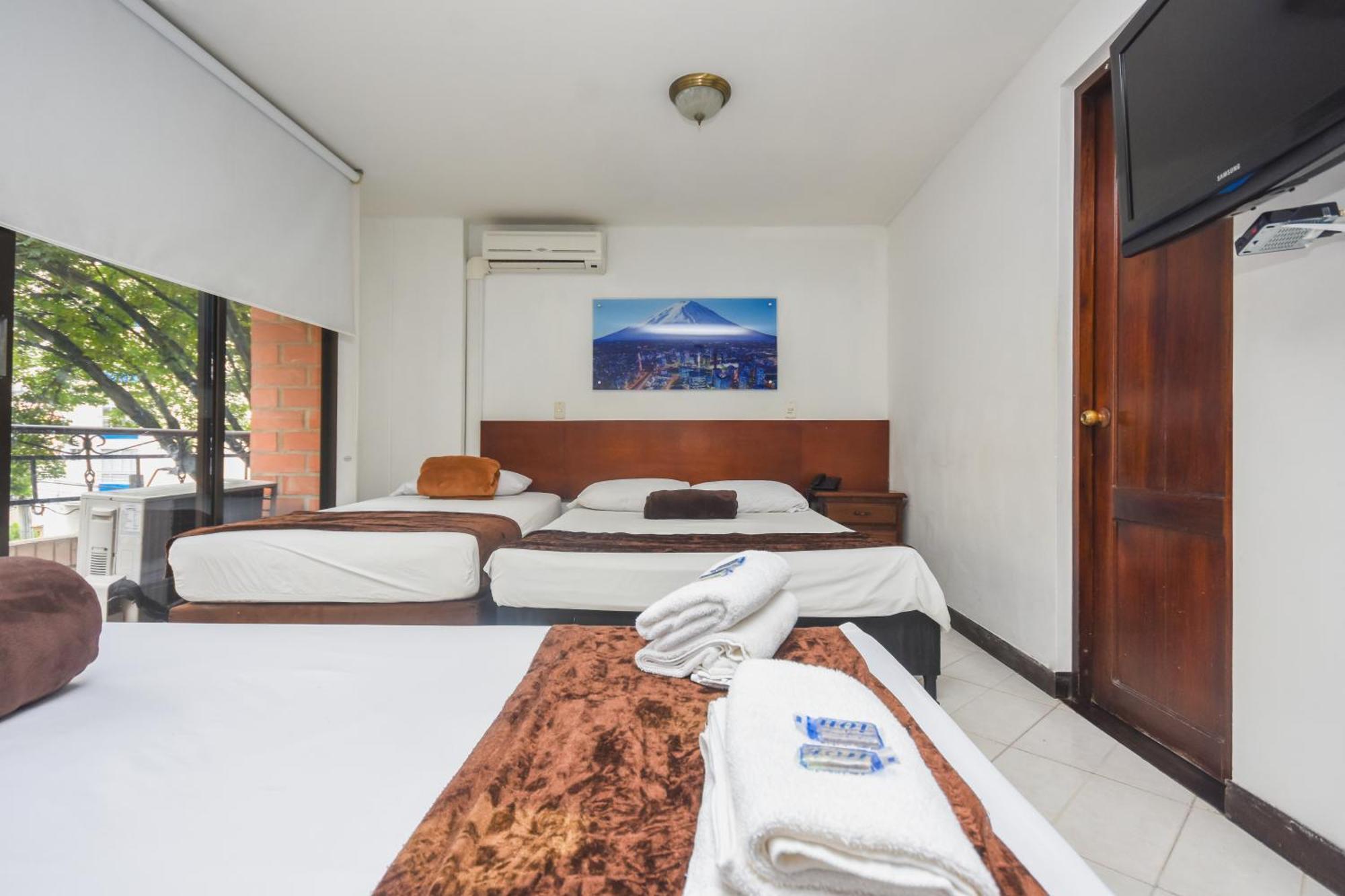 Hotel Estadio Real Μεντεγίν Εξωτερικό φωτογραφία